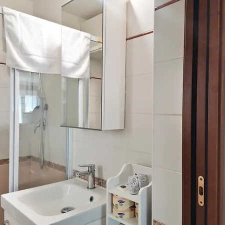 דירה Uno Su Mille