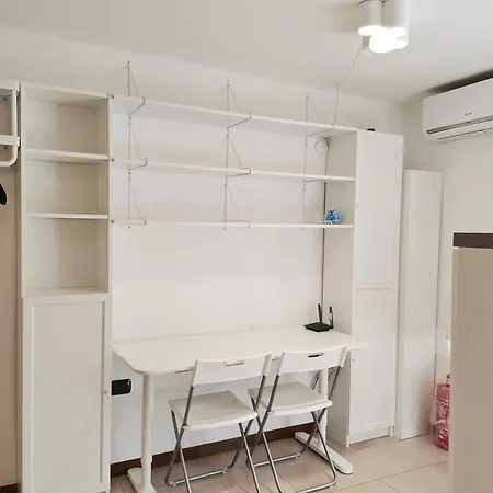 Uno Su Mille Apartment *